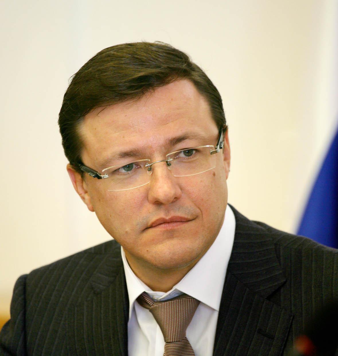 Дмитрий Азаров